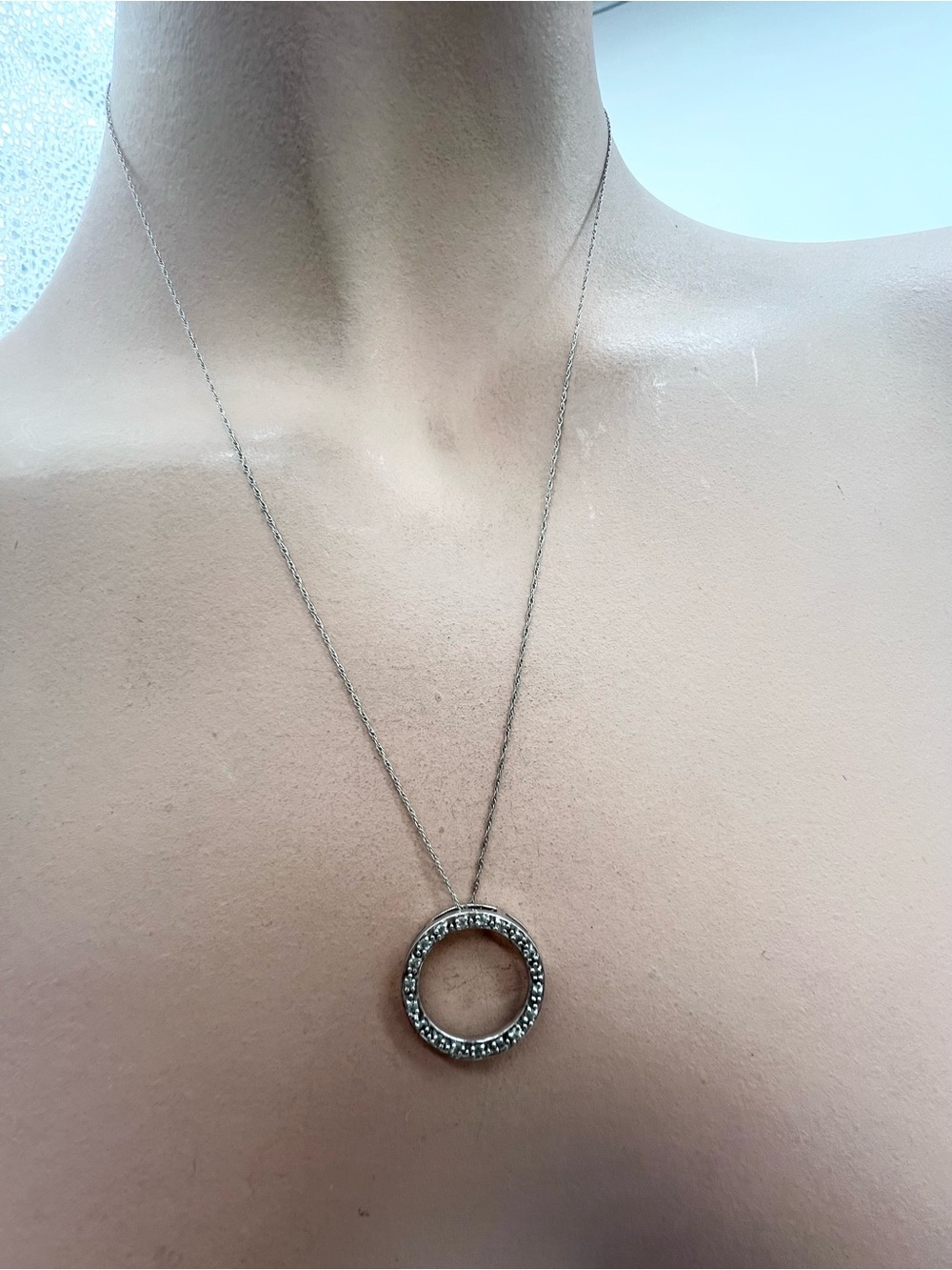 Authentic 14K White Gold Diamond Chips Circle Pendent With Chain 20 Inches. - Picture 3 of 8